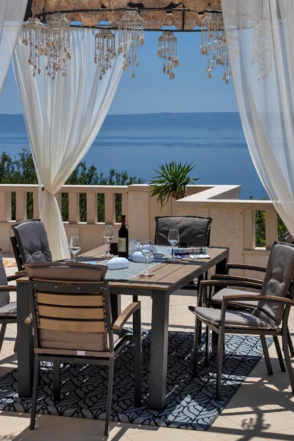Villa Vesna With Heated Pool Макарска Экстерьер фото