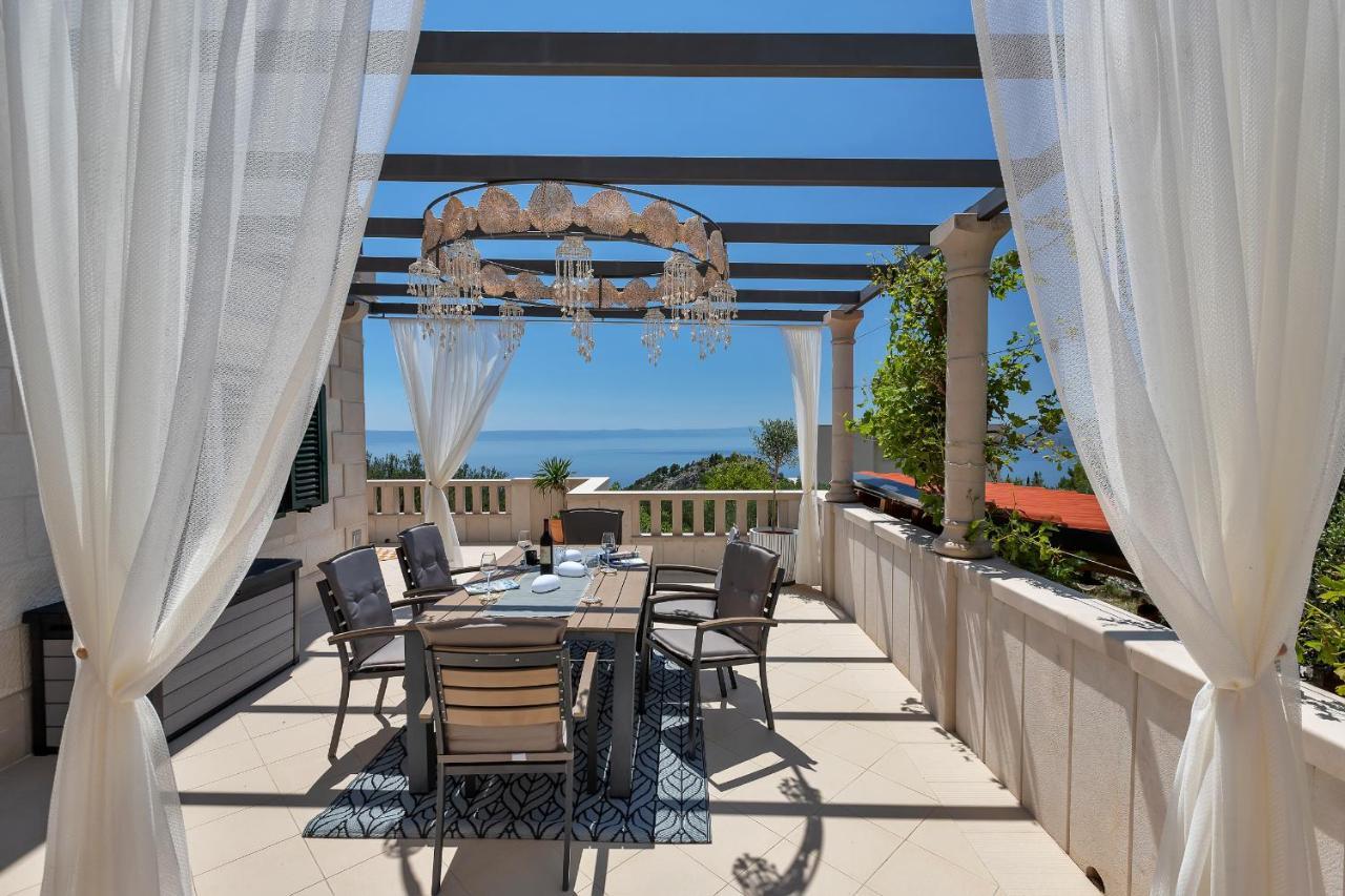 Villa Vesna With Heated Pool Макарска Экстерьер фото